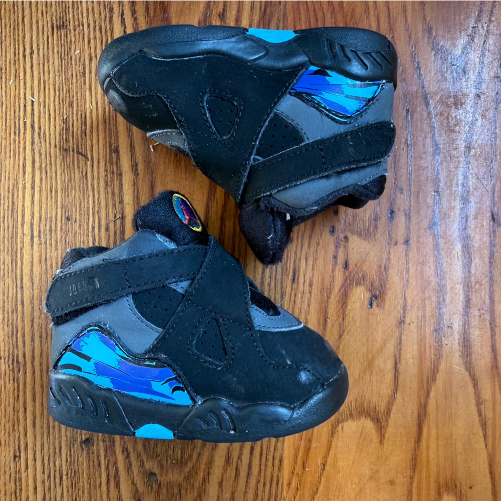 Nike Jordan Vlll Retro Aqua Sneakers